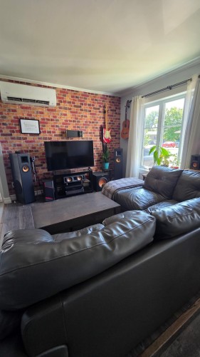 Salon - 352 Rue Perreault, Blainville, QC - Indoor Photo Showing Living Room