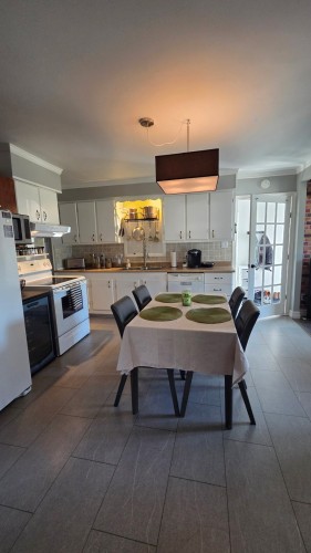 Cuisine - 352 Rue Perreault, Blainville, QC - Indoor