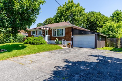 Front of Structure - 415 Av. Thorncrest, Dorval, QC 