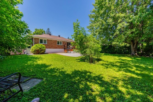 Courtyard - 415 Av. Thorncrest, Dorval, QC 