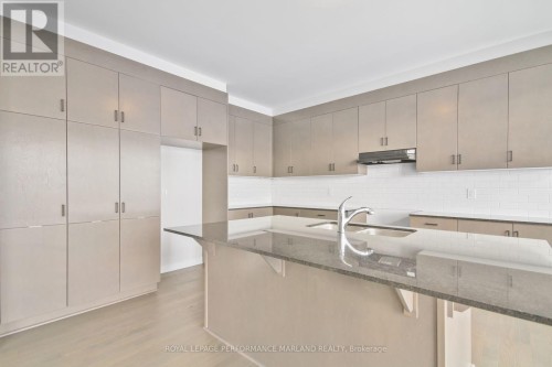 655 Fenwick Way, Ottawa, ON 