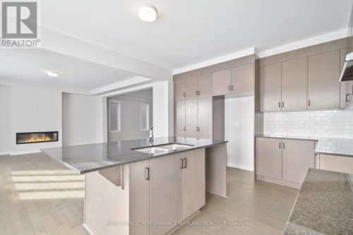 655 Fenwick Way, Ottawa, ON 