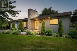 22 BARRHAVEN CRESCENT Ottawa, ON K2J 1E8