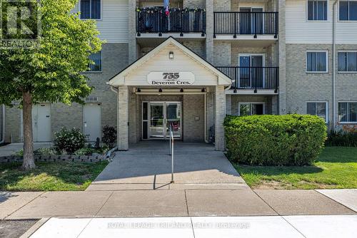 102 - 735 DEVERON CRESCENT  London South (South T), ON N5Z 4X8