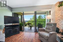 Walk out to Balcony - 