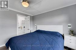 Primary bedroom - 