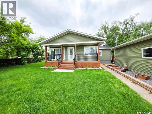 121 1St Avenue Ne, Ituna, SK 