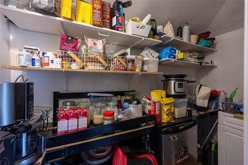1182 Garfield St, Winnipeg, MB 