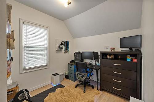 1182 Garfield St, Winnipeg, MB 