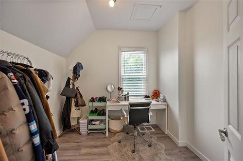 1182 Garfield St, Winnipeg, MB 