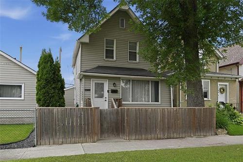 1182 Garfield ST  Winnipeg, MB R3E 2P1