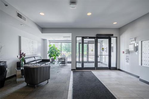 204-25 Van Hull Way, Winnipeg, MB 