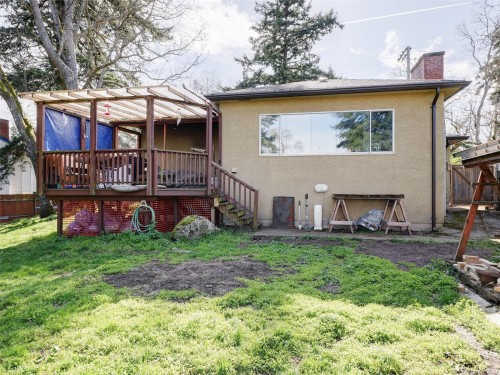 4071 Cedar Hill Rd, Saanich, BC 