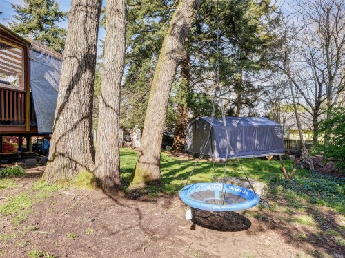 4071 Cedar Hill Rd, Saanich, BC 