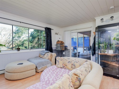 4071 Cedar Hill Rd, Saanich, BC 