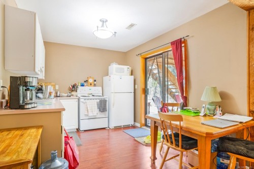 995 Nanaimo River Rd, Nanaimo, BC 