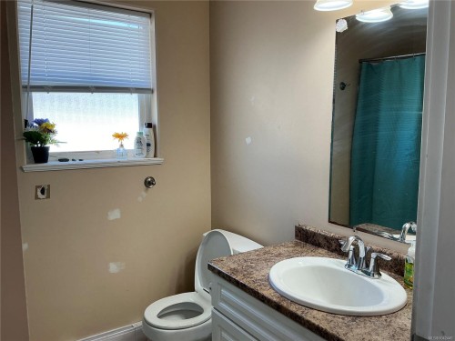 #A-677 Otter Rd, Campbell River, BC 