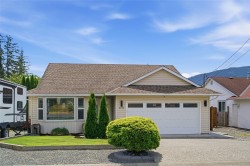 2143 Lang Cres Nanaimo, BC V9S 5R9