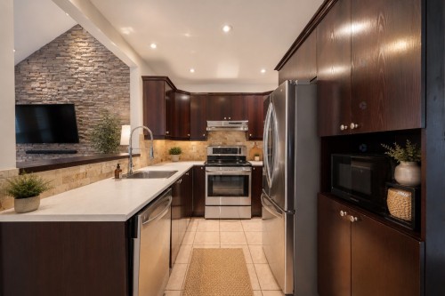 Kitchen - 1564 Boul. Du Millénaire, Saint-Basile-Le-Grand, QC - Indoor Photo Showing Kitchen