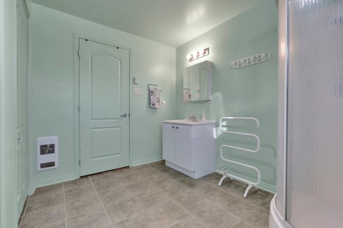 Salle de bains - 41 Rue André-Beauregard, Verchères, QC - Indoor
