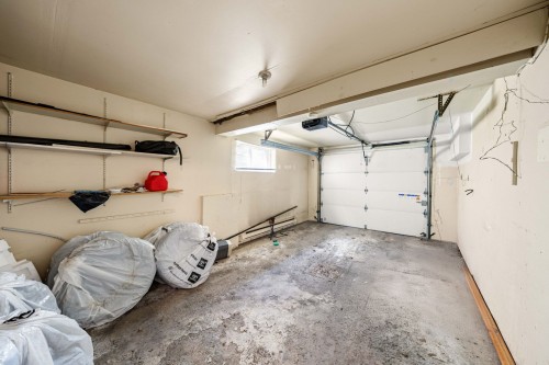 Garage - 50 Av. De Portsmouth, Pointe-Claire, QC - Indoor Photo Showing Garage