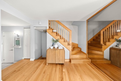 Escalier - 50 Av. De Portsmouth, Pointe-Claire, QC - Indoor Photo Showing Other Room