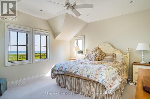 2nd floor bedroom - views to Georgian Bay - 176 Bartlett Boulevard, Collingwood, ON 