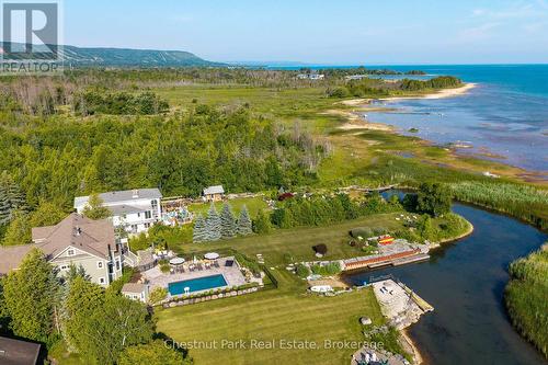 A hidden gem along Georgian Bay waterfront - 176 Bartlett Boulevard, Collingwood, ON 