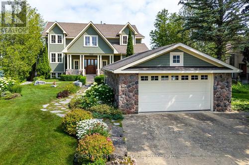Immaculate gardens and landscaping grounds - 176 Bartlett Boulevard, Collingwood, ON 