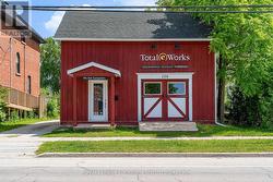 120 ONTARIO STREET  Collingwood, ON L9Y 1M3