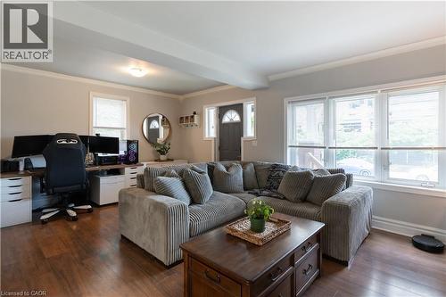 124 Balsam Avenue N, Hamilton, ON 