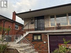 3 LAKELAND DRIVE  Toronto, ON M9V 1M8