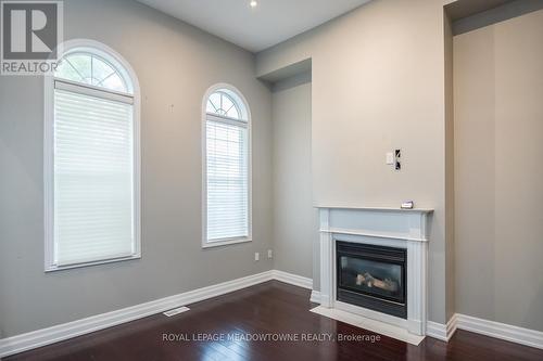 11ft ceiling in the living room - 3486 Eglinton Avenue W, Mississauga, ON 