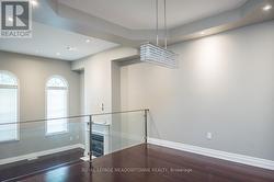 9ft ceilings on main floor - 