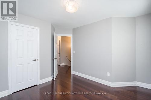 Bright windows and good closets - 3486 Eglinton Avenue W, Mississauga, ON 