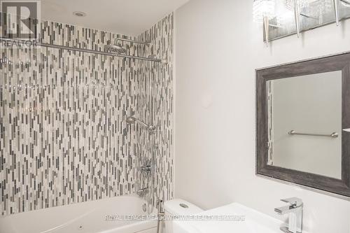 Jacuzzi bathtub &  glass tiles - 3486 Eglinton Avenue W, Mississauga, ON 