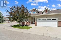 63 Scotia Landing NW  Calgary, AB T3L 2K2