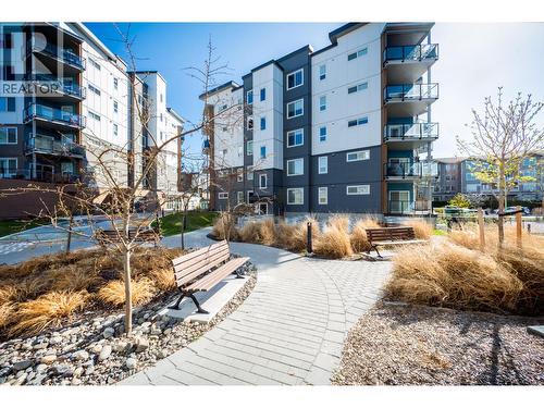 3642 Mission Springs Drive Unit# 204 Lot# 140  Kelowna, BC V1W 0E1