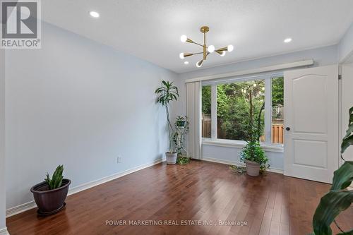 1552 Blohm Drive, Ottawa, ON 