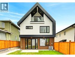 2 2741 E 7TH AVENUE  Vancouver, BC V5M 1T8