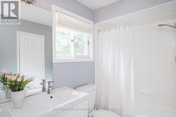 Double Vanity & Tub - 