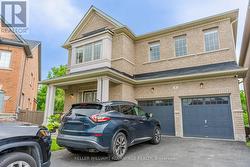 8 TEABERRY TERRACE Brampton, ON L6Y 0Y1