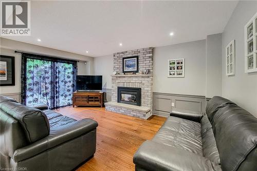 Living room - 29 Woodside Square, Fonthill, ON - Indoor Photo Showing Living Room With Fireplace