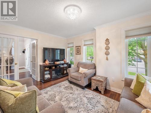 63 Deerglen Terrace, Aurora, ON 