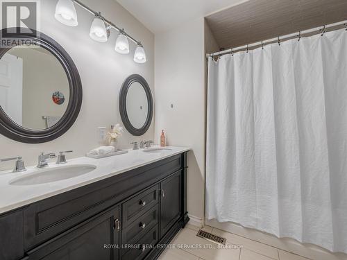 63 Deerglen Terrace, Aurora, ON 