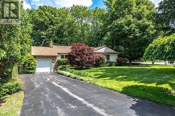 803 MONTGOMERY Drive  Ancaster, ON L9G 3H6