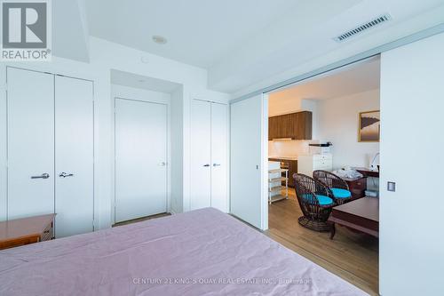 1708 - 1 Bloor Street E, Toronto, ON 