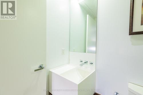 1708 - 1 Bloor Street E, Toronto, ON 