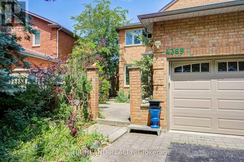 4369 Spinningdale Court, Mississauga, ON 