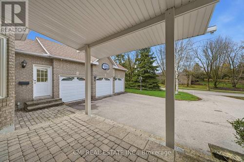15 Treegrove Circle, Aurora, ON 